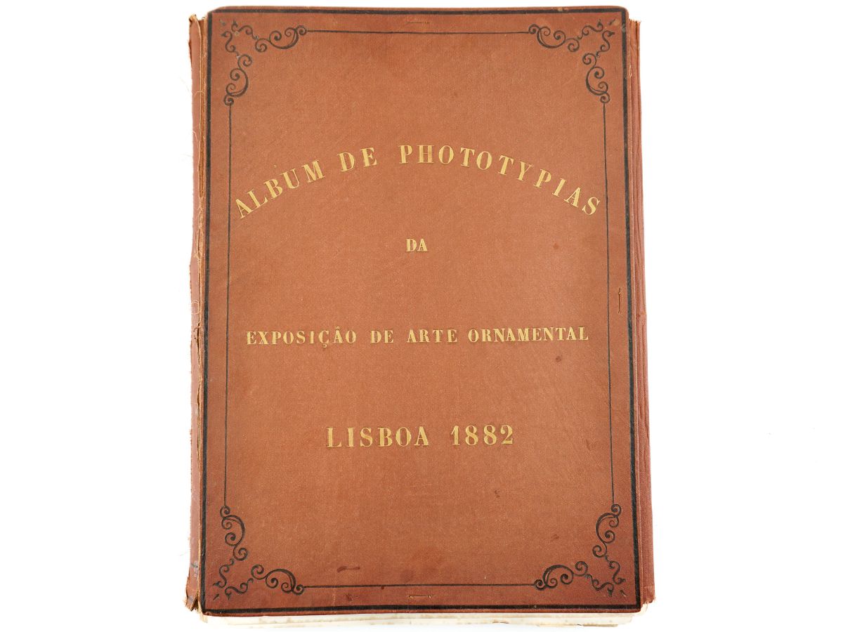 Carlos Relvas - Álbum de Phototypias da Exposição de Arte Ornamental Lisboa 1882