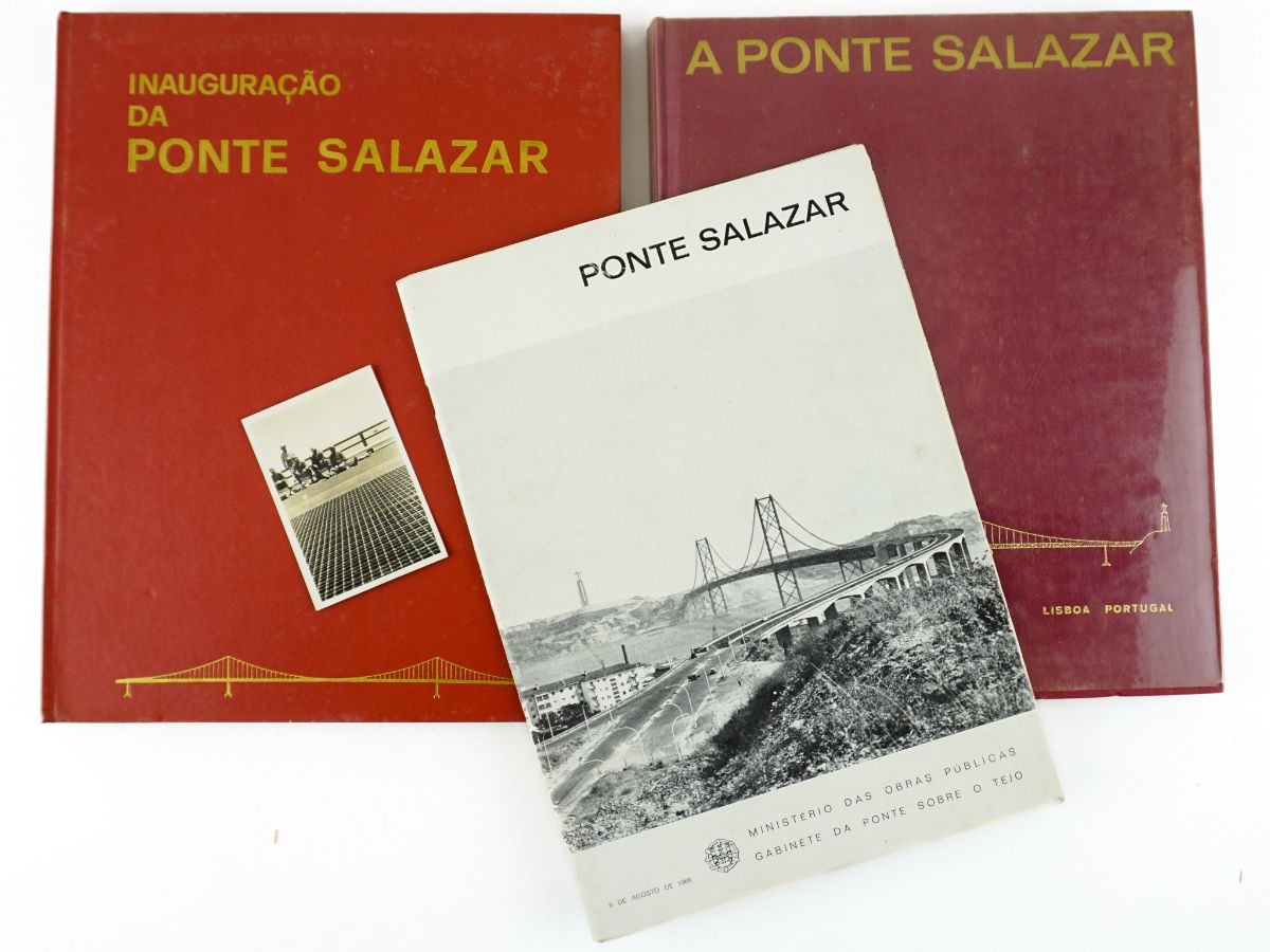 Conjunto de Livros sobre a Ponte de Salazar