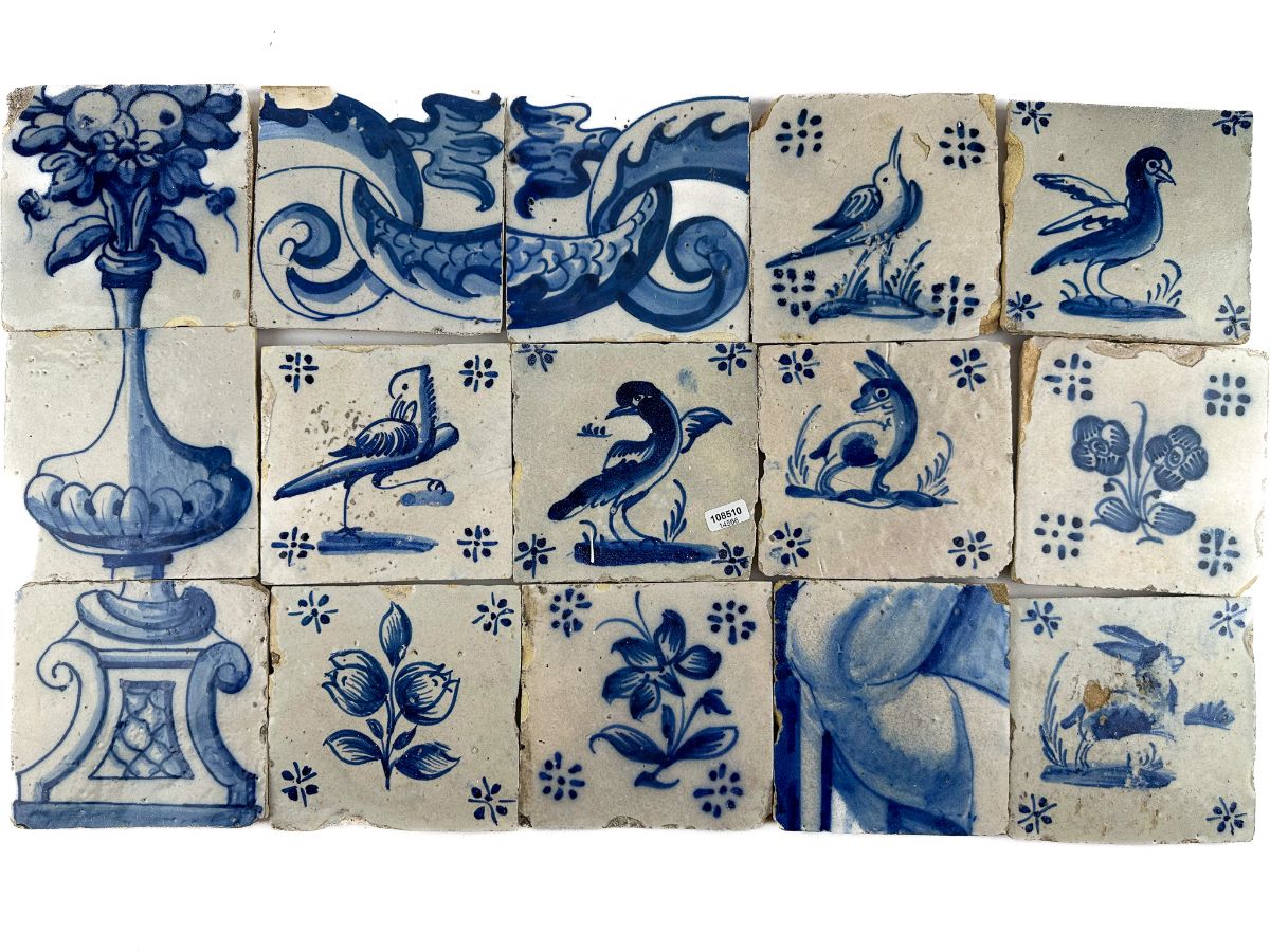 15 Azulejos antigos (séc. XIX)