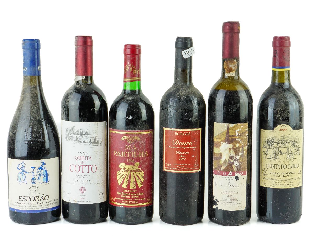 6 Garrafas de vinho tinto portugueses selecionados: